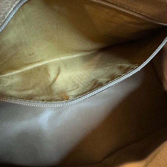 Gucci Textured Brown Leather Detail - Picture 9 of 16